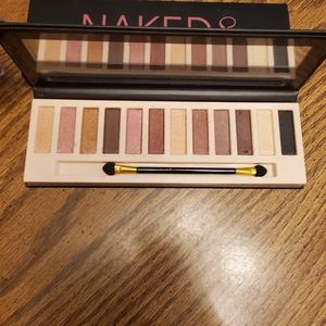 Naked eye shadow